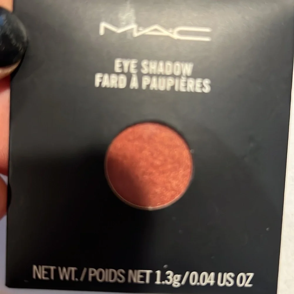 Mac Coppering eye shadow - Picture 3 of 3